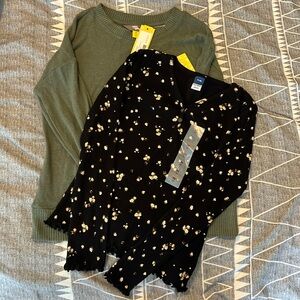 Lot of two long sleeves tops